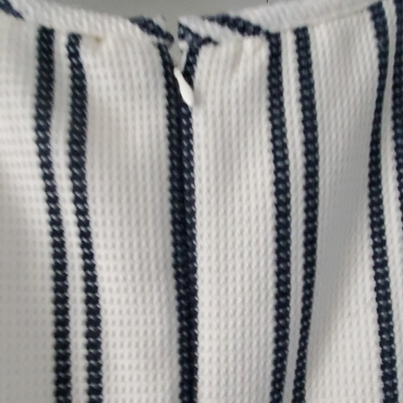 COVINGTON CREAM AND BLACK DRESS - Picture 4 of 4